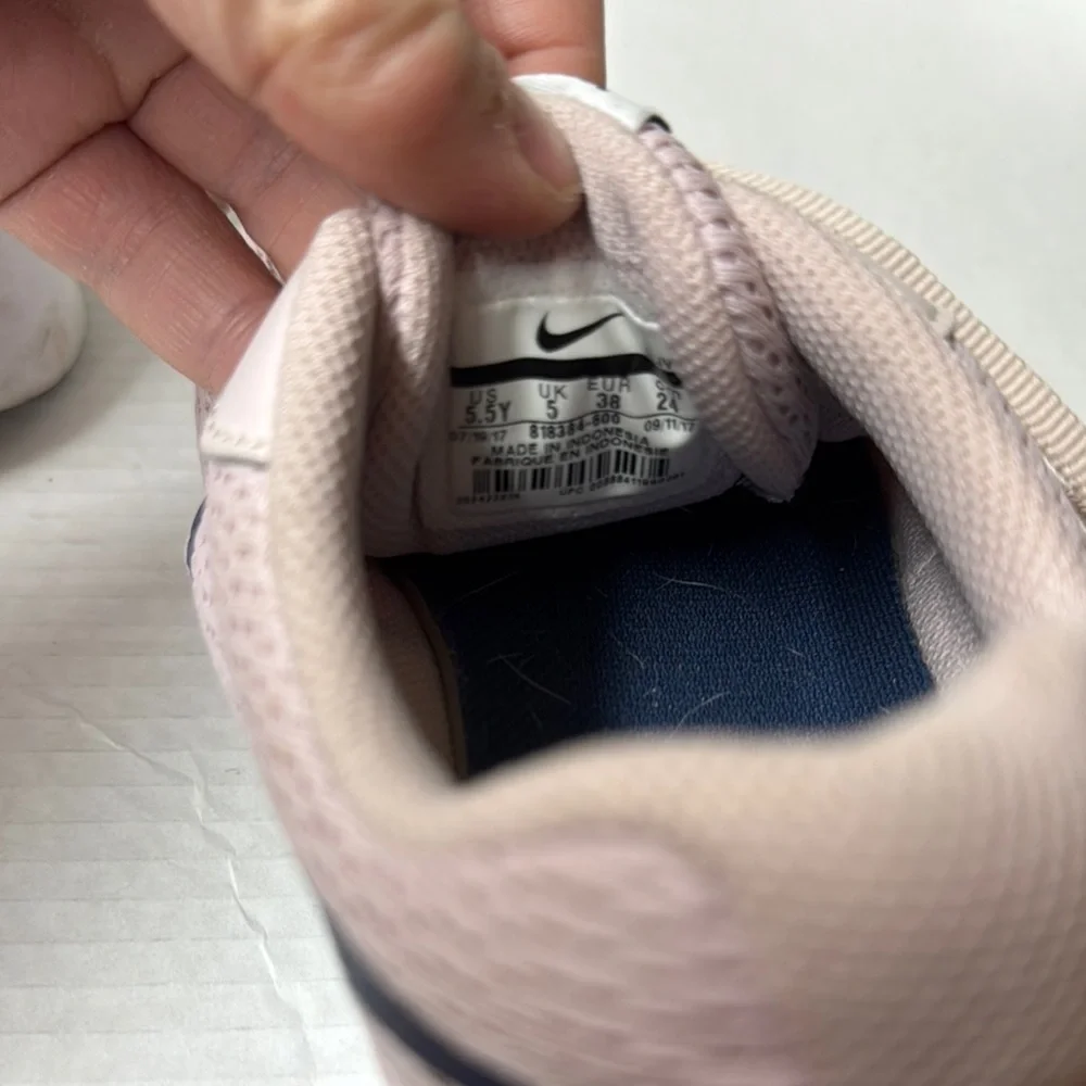 Nike Pink and Navy Blue 5.5Y Sneakers